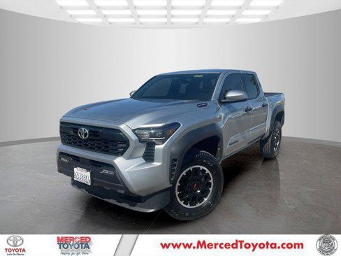 Certified 2025 Toyota Tacoma TRD Off-Road AWD/4WD image 1