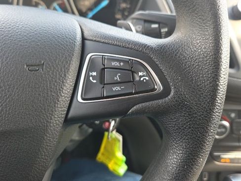 Used 2017 Ford Escape SE image 38