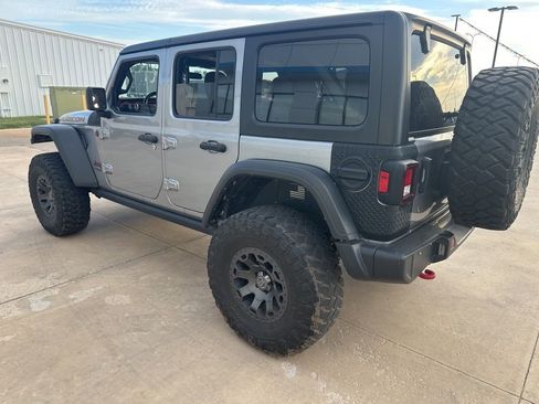 Used 2018 Jeep Wrangler Unlimited Rubicon image 28