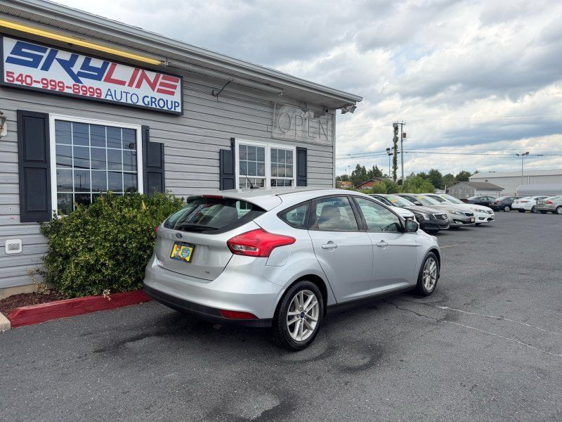 Used 2017 Ford Focus SE FWD image 5