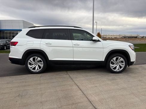 Used 2022 Volkswagen Atlas SE image 2