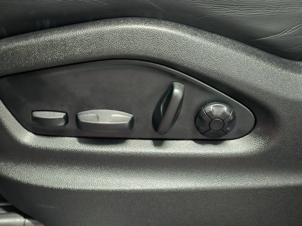 Certified 2026 Porsche Cayenne AWD/4WD image 40