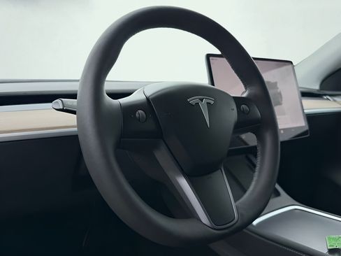 Used 2023 Tesla Model Y Long Range AWD/4WD image 60
