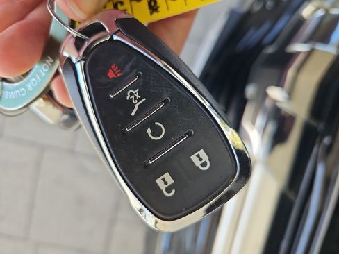 Used 2022 Chevrolet Equinox RS w/ RS Leather Package image 39