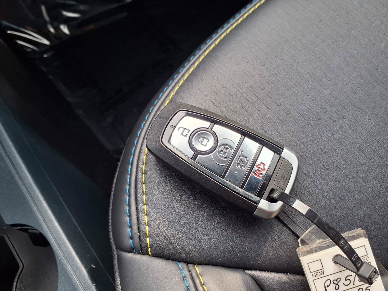 Used 2025 Ford Maverick Lobo AWD/4WD image 15