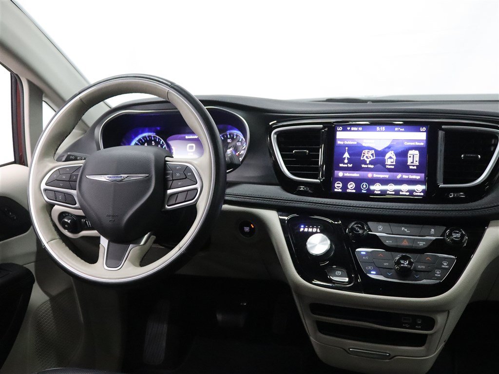 Used 2020 Chrysler Pacifica Limited FWD image 22