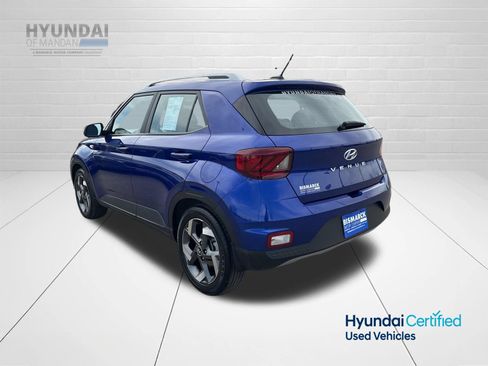 Used 2023 Hyundai Venue Limited FWD image 4