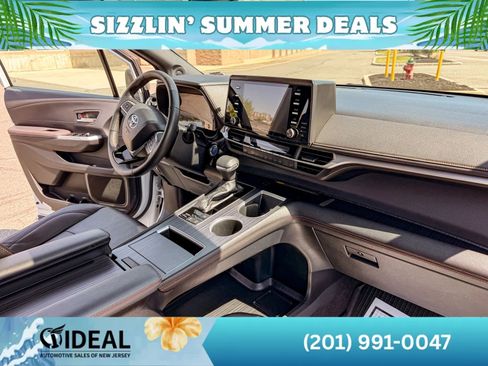 Used 2022 Toyota Sienna XSE w/ XSE Plus Package AWD/4WD image 22