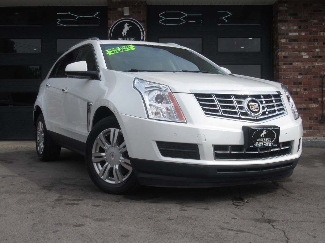 Used 2014 Cadillac SRX Luxury AWD/4WD image 2