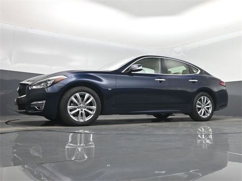 Used 2017 INFINITI Q70 3.7 image 55