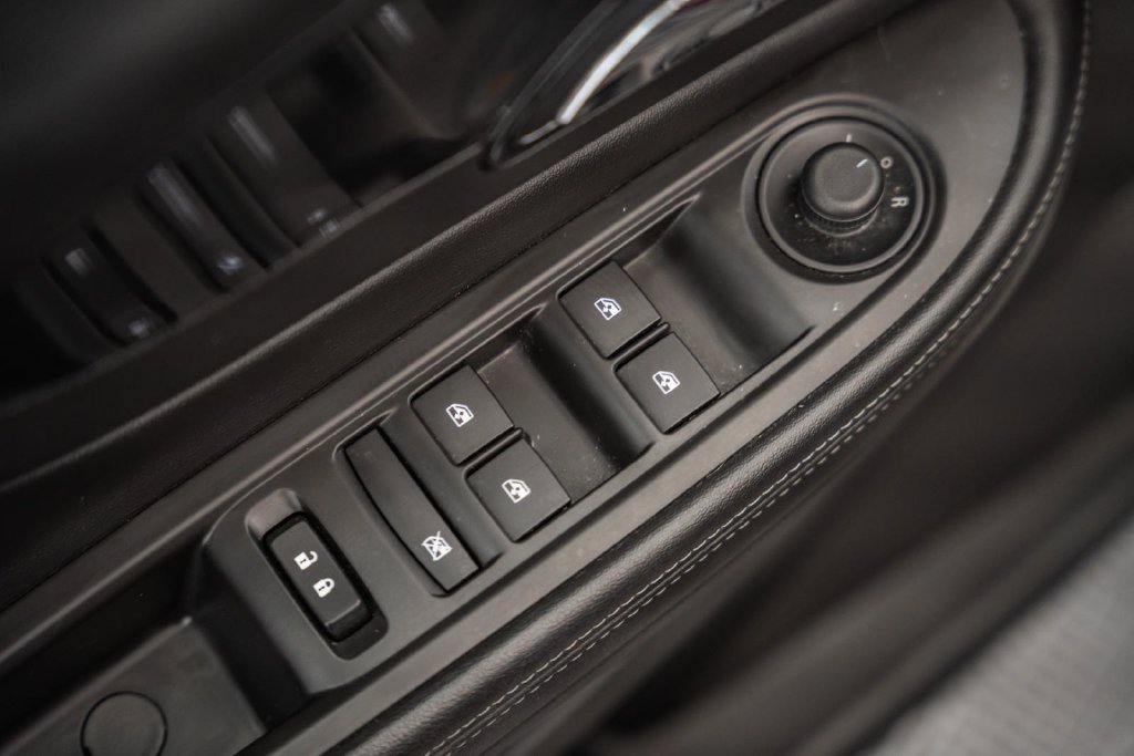 Used 2018 Buick Encore Sport Touring w/ Safety Package FWD image 34