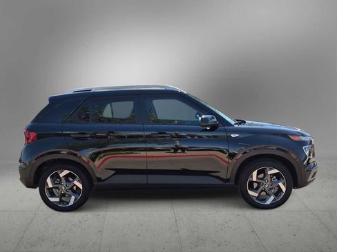 New 2026 Hyundai Venue SEL FWD image 9