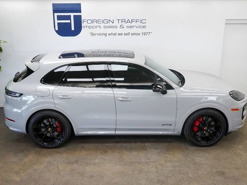 Used 2025 Porsche Cayenne GTS AWD/4WD image 23
