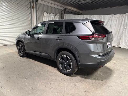 Used 2025 Nissan Rogue SV FWD image 5