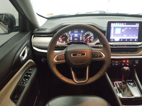 Used 2022 Jeep Compass Latitude FWD image 22