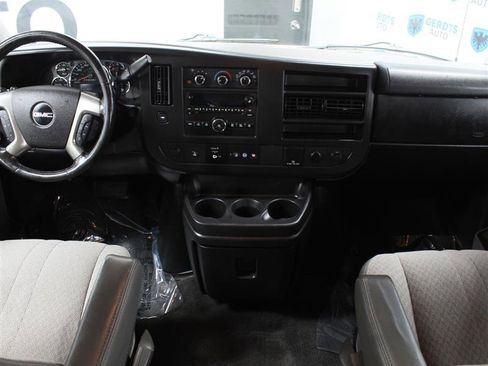 Used 2016 GMC Savana 3500 LT w/ LT Preferred Equipment Group image 9