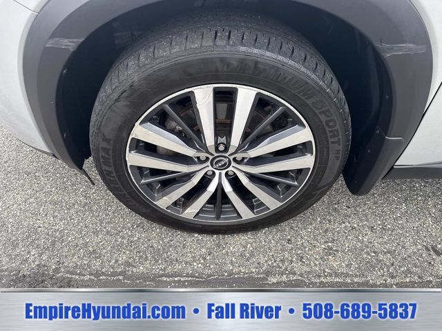 Used 2022 Nissan Pathfinder Platinum w/ Lighting Package (N92) AWD/4WD image 12