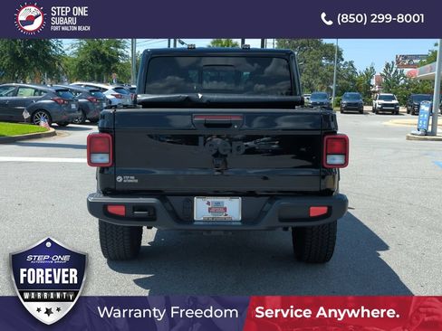 Used 2025 Jeep Gladiator Sport AWD/4WD image 6