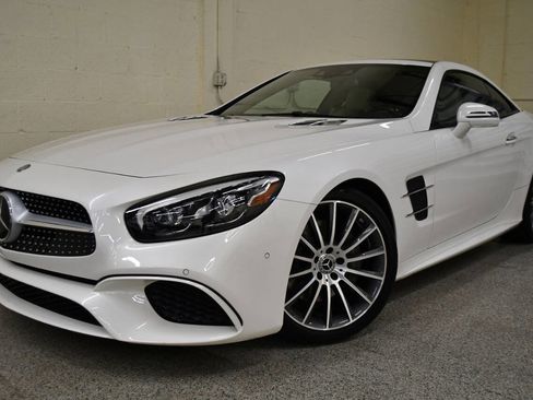 Used 2017 Mercedes-Benz SL 550 image 25