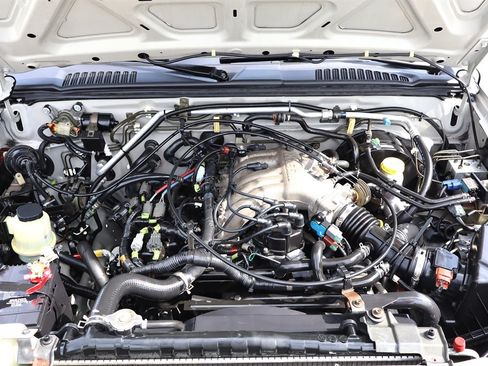 Used 2000 Nissan Frontier XE RWD image 40