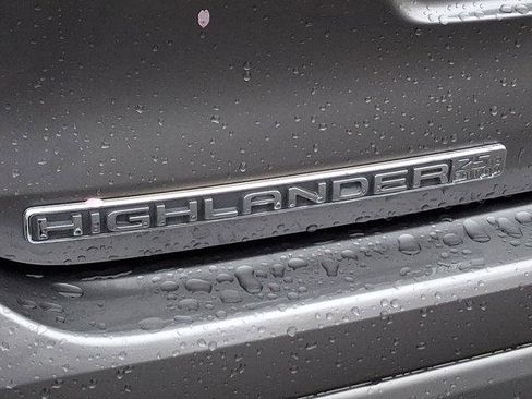 Certified 2025 Toyota Highlander Limited image 6