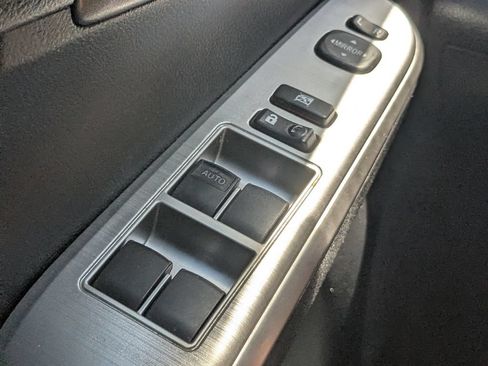 Used 2013 Toyota Camry SE FWD image 14