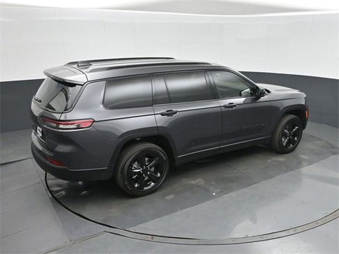 New 2025 Jeep Grand Cherokee L Altitude image 36