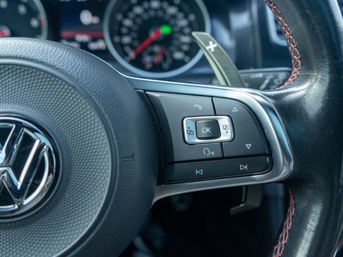 Used 2017 Volkswagen GTI SE image 23