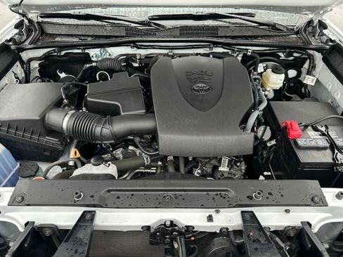 Used 2023 Toyota Tacoma Limited image 32