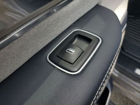 Certified 2022 RAM 1500 Limited RWD image 17