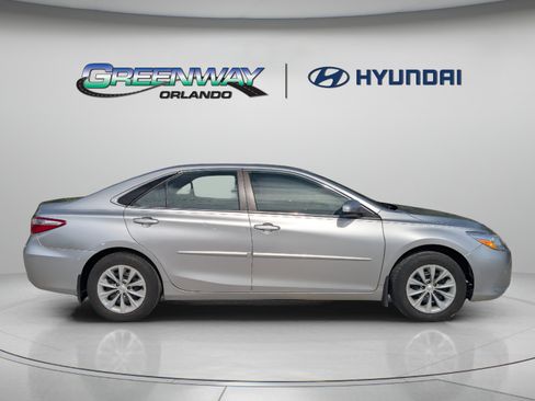Used 2015 Toyota Camry LE FWD image 9