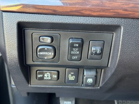 Used 2014 Toyota Tundra Limited w/ Limited Premium Package AWD/4WD image 18