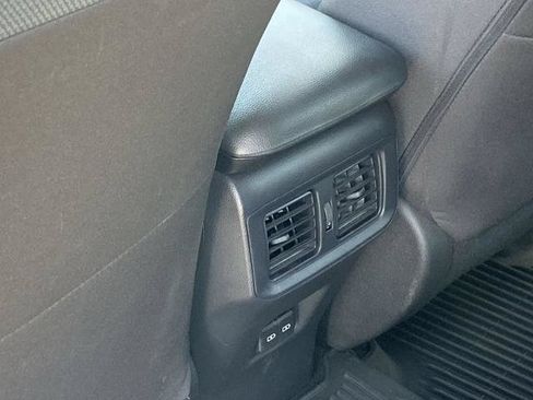 Used 2024 Toyota RAV4 XLE AWD/4WD image 16