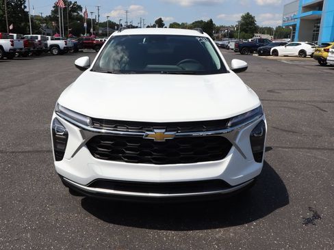 New 2026 Chevrolet Trax LT w/ LT Convenience Package FWD image 24