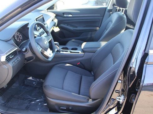 New 2025 Nissan Altima 2.5 SV image 8