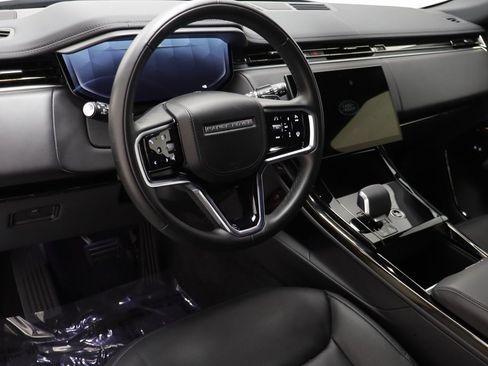 Used 2025 Land Rover Range Rover Sport SE image 5