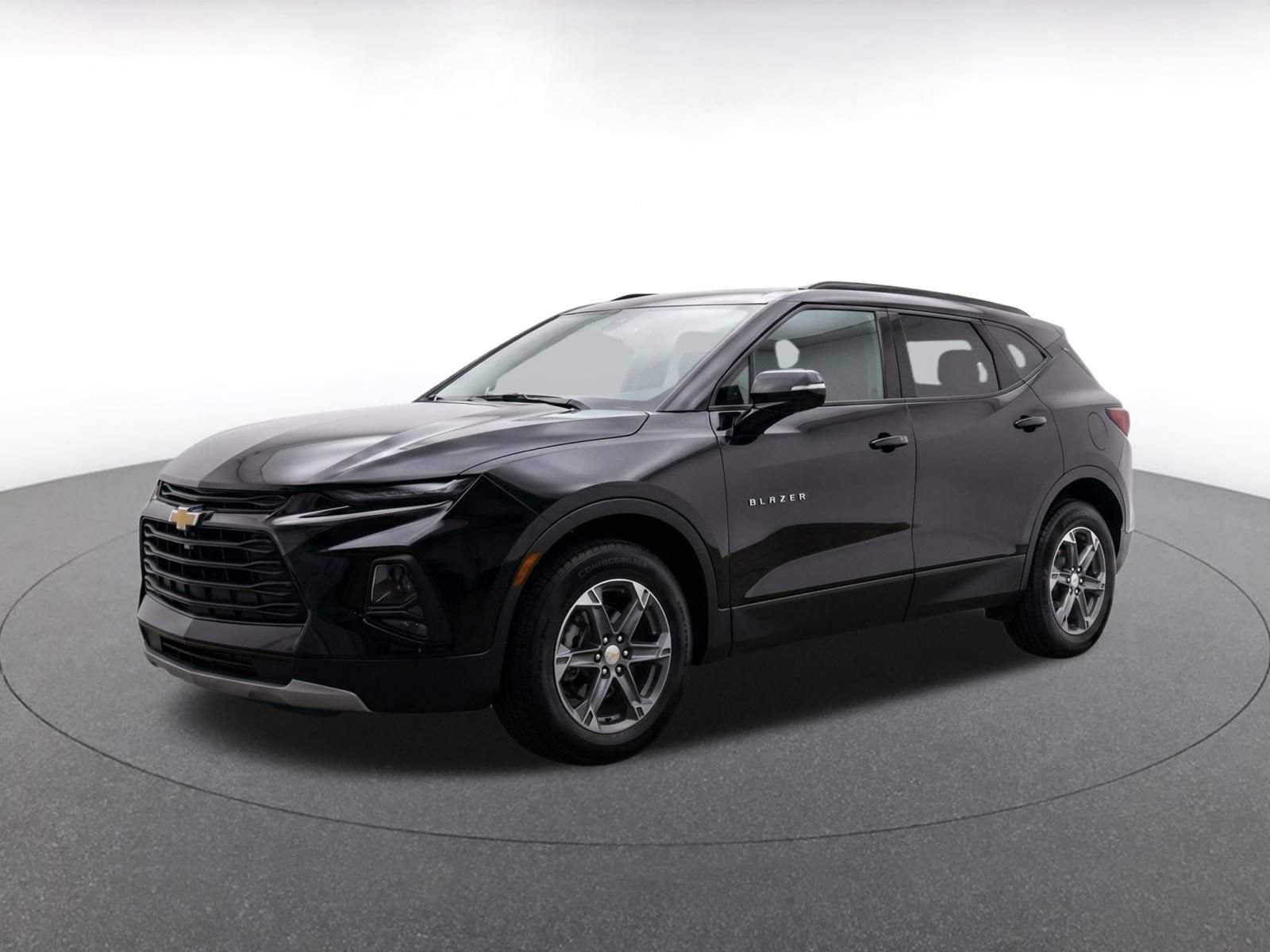 Used 2026 Chevrolet Blazer LT FWD image 3