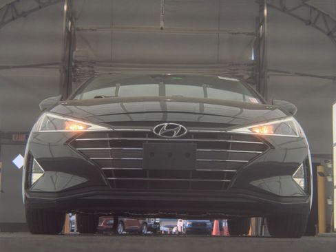 Used 2020 Hyundai Elantra SE w/ Cargo Package (C1) FWD image 4