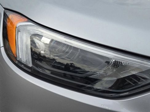 Used 2023 Ford Edge SEL image 5