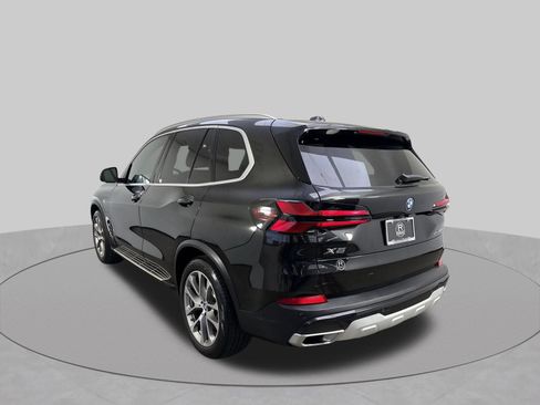 Used 2024 BMW X5 xDrive50e AWD/4WD image 32