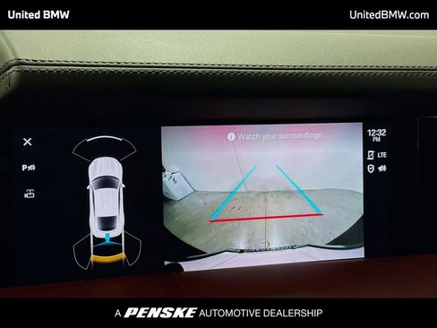 Used 2022 Porsche Taycan image 9