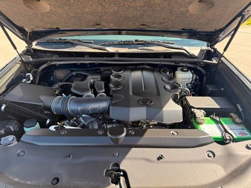Used 2022 Toyota 4Runner Limited AWD/4WD image 32
