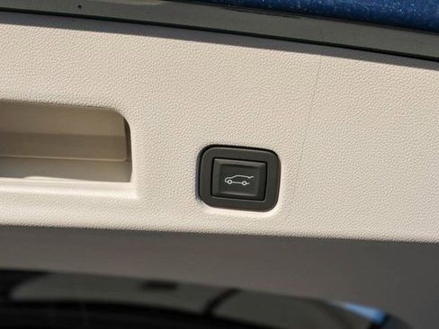 New 2026 GMC Acadia Denali w/ Super Cruise Package image 8