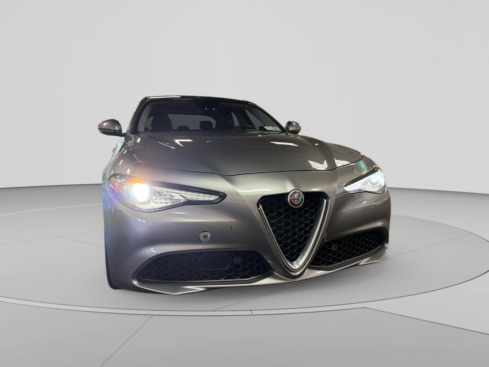 Used 2018 Alfa Romeo Giulia AWD image 41