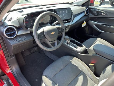 New 2026 Chevrolet Trax LS w/ LS Convenience Package FWD image 17