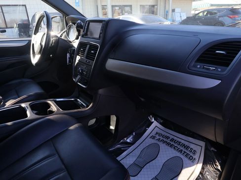Used 2019 Dodge Grand Caravan GT FWD image 32