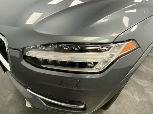 Used 2017 Volvo XC90 T6 Momentum w/ Vision Package AWD/4WD image 12