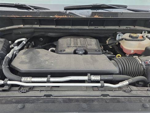 Used 2022 Chevrolet Silverado 1500 LT w/ Protection Package AWD/4WD image 11