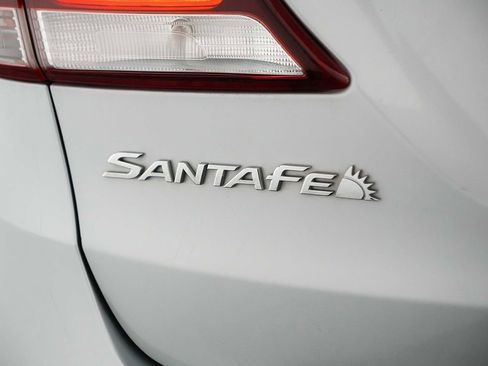 Used 2018 Hyundai Santa Fe FWD image 12