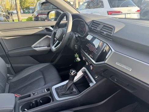 Used 2025 Audi Q3 2.0T Premium image 27
